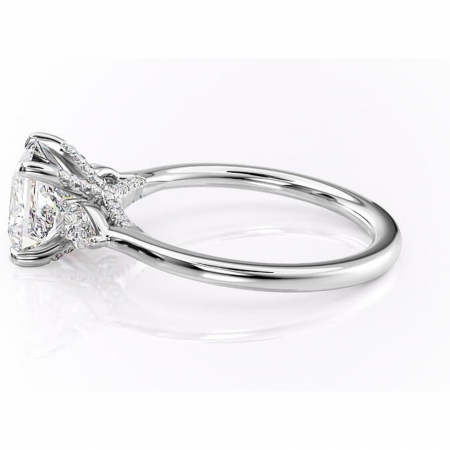 Inel de logodnă Matilda din aur Alb 14kt cu moissanite tăietură princess – Montură cu trei pietre rafinată pentru profil înalt | Personalizează și configurează gratuit online [5]