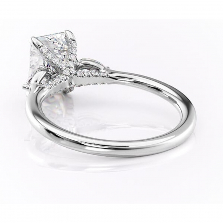 Inel de logodnă Matilda din aur Alb 14kt cu moissanite tăietură smarald – Montură cu trei pietre rafinată pentru profil înalt | Personalizează și configurează gratuit online [3]