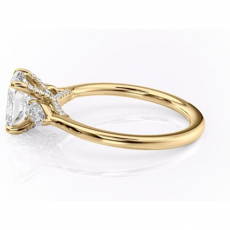 Inel de logodnă Matilda din aur Galben 14kt cu moissanite tăietură asscher – Montură cu trei pietre rafinată pentru profil înalt | Personalizează și configurează gratuit online [5]