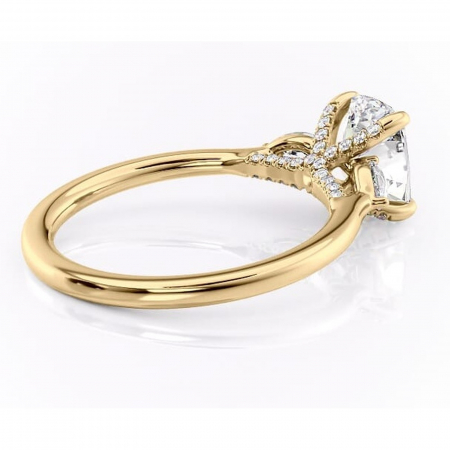 Inel de logodnă Matilda din aur Galben 14kt cu moissanite tăietură asscher – Montură cu trei pietre rafinată pentru profil înalt | Personalizează și configurează gratuit online [2]