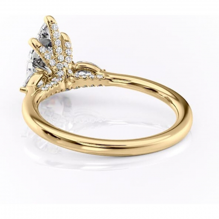Inel de logodnă Matilda din aur Galben 14kt cu moissanite tăietură pară – Montură cu trei pietre rafinată pentru profil înalt | Personalizează și configurează gratuit online [3]