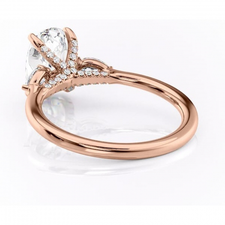 Inel de logodnă Matilda din aur Rose 14kt cu moissanite tăietură ovală – Montură cu trei pietre rafinată pentru profil înalt | Personalizează și configurează gratuit online [3]