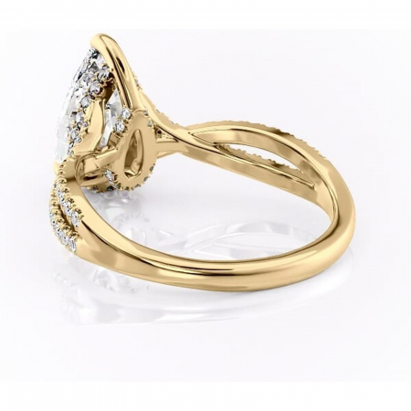 Inel de logodnă Meadow din aur Galben 18kt cu moissanite tăietură pară – Montură pavé rafinată pentru profil mediu | Personalizează și configurează gratuit online [3]