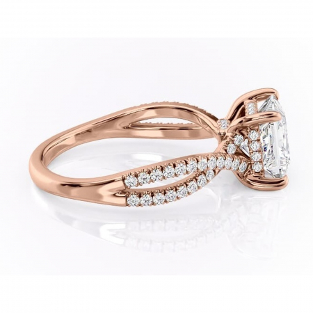 Inel de logodnă Meadow din aur Rose 18kt cu moissanite tăietură princess – Montură pavé rafinată pentru profil mediu | Personalizează și configurează gratuit online [1]