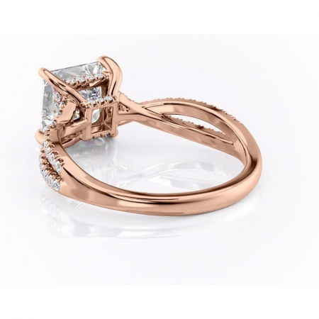 Inel de logodnă Meadow din aur Rose 18kt cu moissanite tăietură princess – Montură pavé rafinată pentru profil mediu | Personalizează și configurează gratuit online [3]