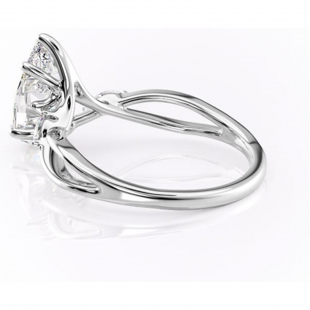 Inel de logodnă Mirabel din aur Alb 14kt cu moissanite tăietură pară – Pietre laterale rafinată pentru profil mediu | Personalizează și configurează gratuit online [4]