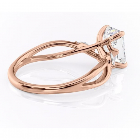 Inel de logodnă Mirabel din aur Rose 18kt cu moissanite tăietură radiantă – Pietre laterale rafinată pentru profil mediu | Personalizează și configurează gratuit online [2]