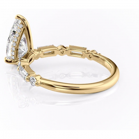 Inel de logodnă Moonstone din aur Galben 18kt cu moissanite tăietură pară – Pietre laterale rafinată pentru profil înalt | Personalizează și configurează gratuit online [4]