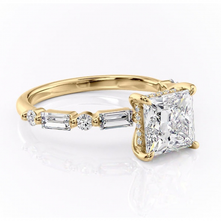 14K - Inel de logodnă Moonstone din aur Galben 14kt cu moissanite tăietură princess – Pietre laterale rafinată pentru profil înalt | Personalizează și configurează gratuit online