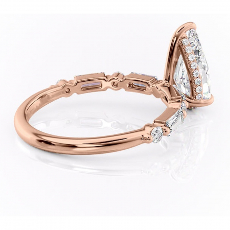 Inel de logodnă Moonstone din aur Rose 14kt cu moissanite tăietură pară – Pietre laterale rafinată pentru profil înalt | Personalizează și configurează gratuit online [2]