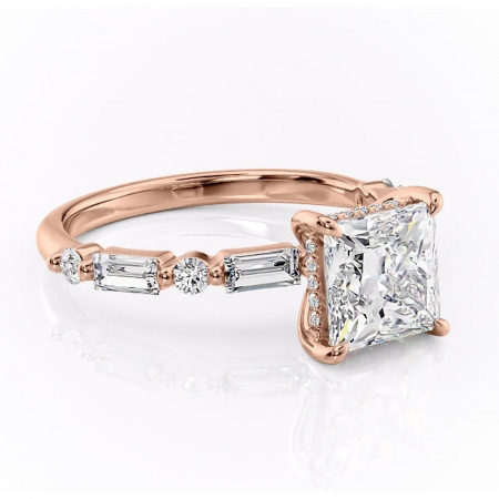 14K - Inel de logodnă Moonstone din aur Rose 14kt cu moissanite tăietură princess – Pietre laterale rafinată pentru profil înalt | Personalizează și configurează gratuit online