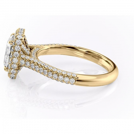 Inel de logodnă Nerina din aur Galben 14kt cu moissanite tăietură pernă – Halo rafinată pentru profil înalt | Personalizează și configurează gratuit online [5]