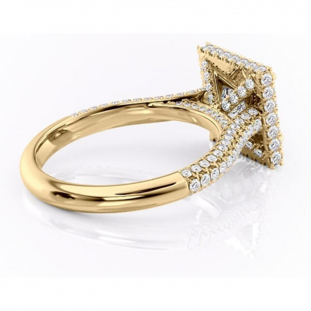 Inel de logodnă Nerina din aur Galben 14kt cu moissanite tăietură princess – Halo rafinată pentru profil înalt | Personalizează și configurează gratuit online [2]
