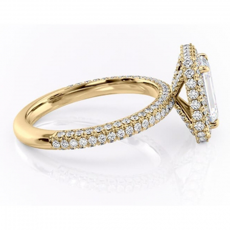 Inel de logodnă Nerina din aur Galben 18kt cu moissanite tăietură smarald – Halo rafinată pentru profil înalt | Personalizează și configurează gratuit online [1]