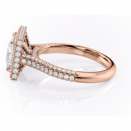 Inel de logodnă Nerina din aur Rose 18kt cu moissanite tăietură princess – Halo rafinată pentru profil înalt | Personalizează și configurează gratuit online [5]