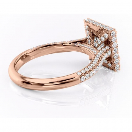 Inel de logodnă Nerina din aur Rose 18kt cu moissanite tăietură princess – Halo rafinată pentru profil înalt | Personalizează și configurează gratuit online [2]