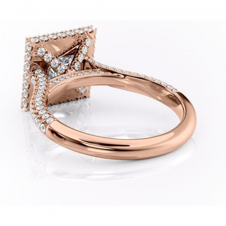 Inel de logodnă Nerina din aur Rose 18kt cu moissanite tăietură princess – Halo rafinată pentru profil înalt | Personalizează și configurează gratuit online [3]