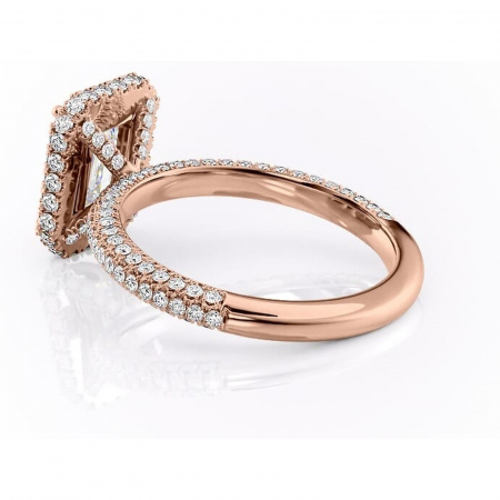 Inel de logodnă Nerina din aur Rose 14kt cu moissanite tăietură smarald – Halo rafinată pentru profil înalt | Personalizează și configurează gratuit online [4]