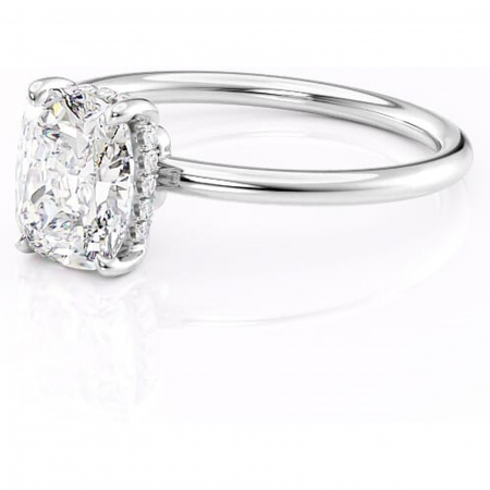 Inel de logodnă Nyla din aur Alb 14kt cu moissanite tăietură pernă – Montură Kamellie joasă rafinată pentru profil jos | Personalizează și configurează gratuit online [6]