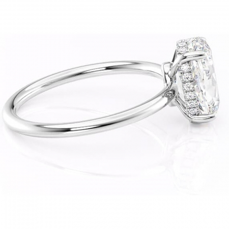 Inel de logodnă Nyla din aur Alb 14kt cu moissanite tăietură ovală – Montură Kamellie joasă rafinată pentru profil jos | Personalizează și configurează gratuit online [1]