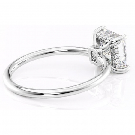 Inel de logodnă Nyla din aur Alb 18kt cu moissanite tăietură princess – Montură Kamellie joasă rafinată pentru profil jos | Personalizează și configurează gratuit online [2]