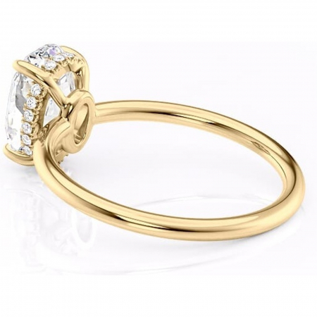 Inel de logodnă Nyla din aur Galben 14kt cu moissanite tăietură ovală – Montură Kamellie joasă rafinată pentru profil jos | Personalizează și configurează gratuit online [4]