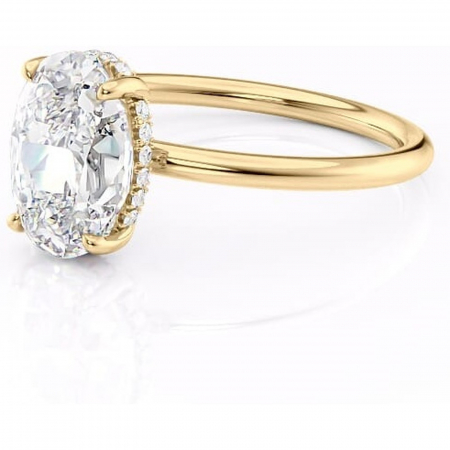 Inel de logodnă Nyla din aur Galben 14kt cu moissanite tăietură ovală – Montură Kamellie joasă rafinată pentru profil jos | Personalizează și configurează gratuit online [6]
