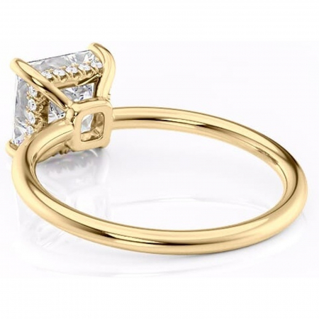 Inel de logodnă Nyla din aur Galben 18kt cu moissanite tăietură princess – Montură Kamellie joasă rafinată pentru profil jos | Personalizează și configurează gratuit online [3]
