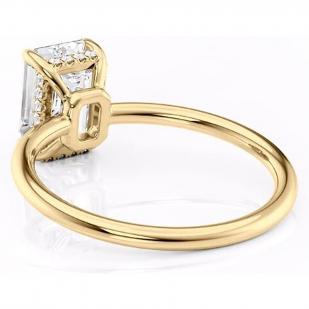 Inel de logodnă Nyla din aur Galben 14kt cu moissanite tăietură smarald – Montură Kamellie joasă rafinată pentru profil jos | Personalizează și configurează gratuit online [3]