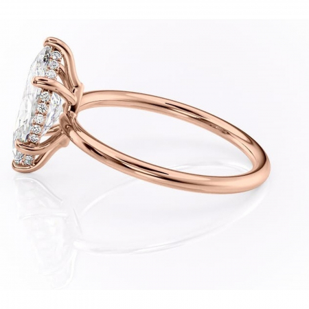 Inel de logodnă Nyla din aur Rose 18kt cu moissanite tăietură marquise – Montură Kamellie joasă rafinată pentru profil jos | Personalizează și configurează gratuit online [5]