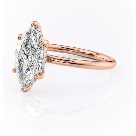 Inel de logodnă Nyla din aur Rose 18kt cu moissanite tăietură marquise – Montură Kamellie joasă rafinată pentru profil jos | Personalizează și configurează gratuit online [6]