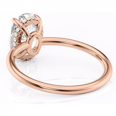 Inel de logodnă Nyla din aur Rose 14kt cu moissanite tăietură ovală – Montură Kamellie joasă rafinată pentru profil jos | Personalizează și configurează gratuit online [3]
