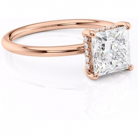 Princess - Inel de logodnă Nyla din aur Rose 18kt cu moissanite tăietură princess – Montură Kamellie joasă rafinată pentru profil jos | Personalizează și configurează gratuit online