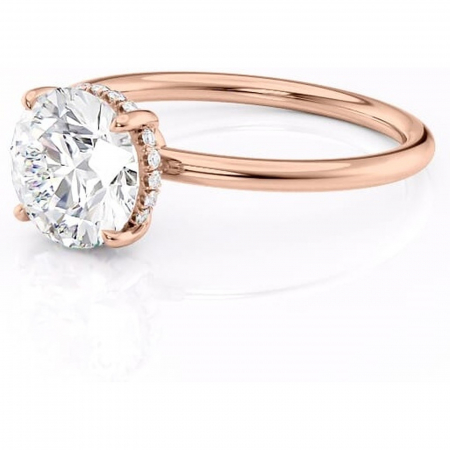 Inel de logodnă Nyla din aur Rose 14kt cu moissanite tăietură rotundă – Montură Kamellie joasă rafinată pentru profil jos | Personalizează și configurează gratuit online [6]