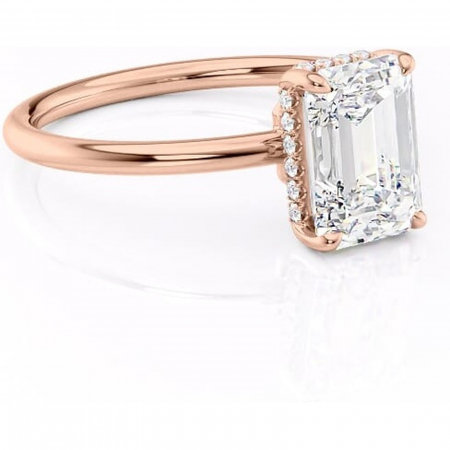 Smarald - Inel de logodnă Nyla din aur Rose 18kt cu moissanite tăietură smarald – Montură Kamellie joasă rafinată pentru profil jos | Personalizează și configurează gratuit online