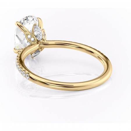 Inel de logodnă Onyxia din aur Galben 18kt cu moissanite tăietură ovală – Montură pavé rafinată pentru profil înalt | Personalizează și configurează gratuit online [3]