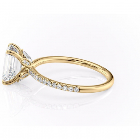 Inel de logodnă Onyxia din aur Galben 14kt cu moissanite tăietură smarald – Montură pavé rafinată pentru profil înalt | Personalizează și configurează gratuit online [5]