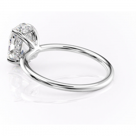 Inel de logodnă Opal din aur Alb 14kt cu moissanite tăietură ovală – Solitar rafinată pentru profil jos | Personalizează și configurează gratuit online [4]
