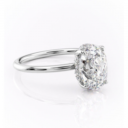 Ovală - Inel de logodnă Opal din aur Alb 14kt cu moissanite tăietură ovală – Solitar rafinată pentru profil jos | Personalizează și configurează gratuit online