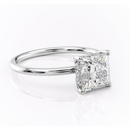 Princess - Inel de logodnă Opal din aur Alb 14kt cu moissanite tăietură princess – Solitar rafinată pentru profil jos | Personalizează și configurează gratuit online