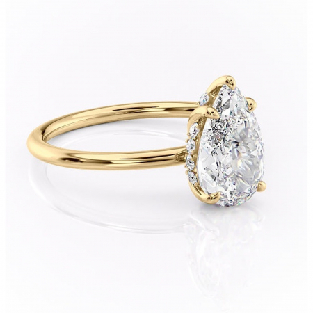 18K - Inel de logodnă Opal din aur Galben 18kt cu moissanite tăietură pară – Solitar rafinată pentru profil jos | Personalizează și configurează gratuit online