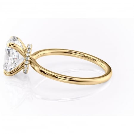 Inel de logodnă Ophelia din aur Galben 18kt cu moissanite tăietură ovală – Solitar rafinată pentru profil înalt | Personalizează și configurează gratuit online [5]
