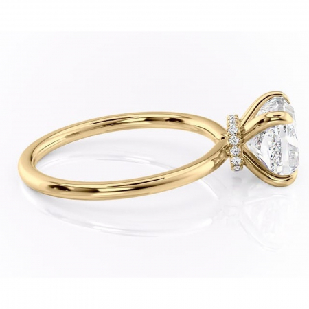 Inel de logodnă Ophelia din aur Galben 14kt cu moissanite tăietură pernă – Solitar rafinată pentru profil înalt | Personalizează și configurează gratuit online [1]