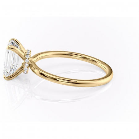 Inel de logodnă Ophelia din aur Galben 14kt cu moissanite tăietură smarald – Solitar rafinată pentru profil înalt | Personalizează și configurează gratuit online [5]