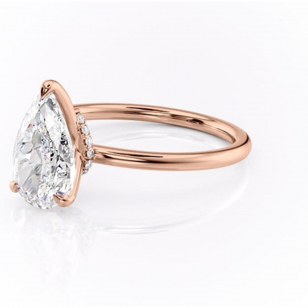Inel de logodnă Ophelia din aur Rose 18kt cu moissanite tăietură pară – Solitar rafinată pentru profil înalt | Personalizează și configurează gratuit online [6]