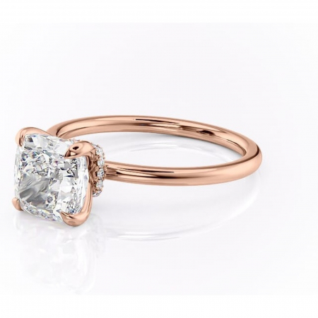 Inel de logodnă Ophelia din aur Rose 18kt cu moissanite tăietură pernă – Solitar rafinată pentru profil înalt | Personalizează și configurează gratuit online [6]