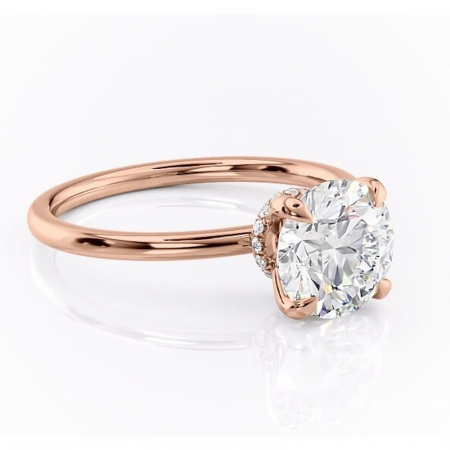 Aur roz - Inel de logodnă Ophelia din aur Rose 14kt cu moissanite tăietură rotundă – Solitar rafinată pentru profil înalt | Personalizează și configurează gratuit online