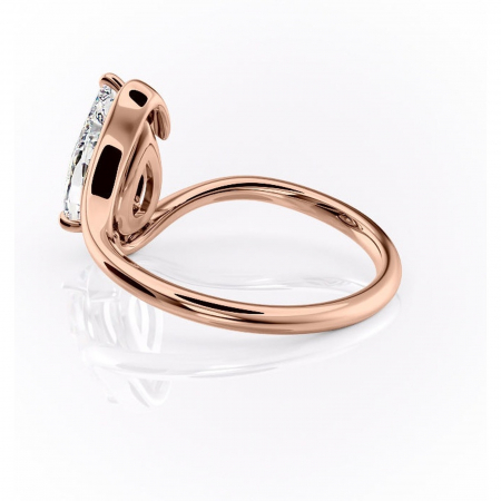 Inel de logodnă Orielle din aur Rose 14kt cu moissanite tăietură pară – Solitar rafinată pentru profil mediu | Personalizează și configurează gratuit online [4]