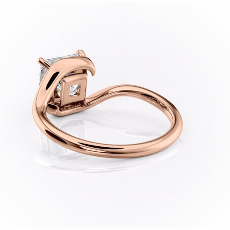 Inel de logodnă Orielle din aur Rose 14kt cu moissanite tăietură princess – Solitar rafinată pentru profil mediu | Personalizează și configurează gratuit online [3]