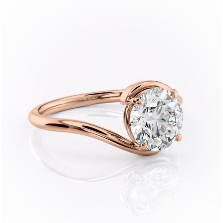 Aur roz - Inel de logodnă Orielle din aur Rose 14kt cu moissanite tăietură rotundă – Solitar rafinată pentru profil mediu | Personalizează și configurează gratuit online